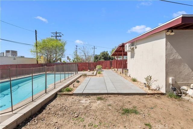 26919 Messina, Highland, CA 92346