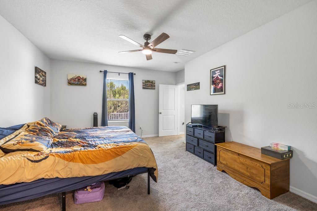 Image 19 of property listing at 3703 GLOBE THISTLE DRIVE, Tampa, FL 33619