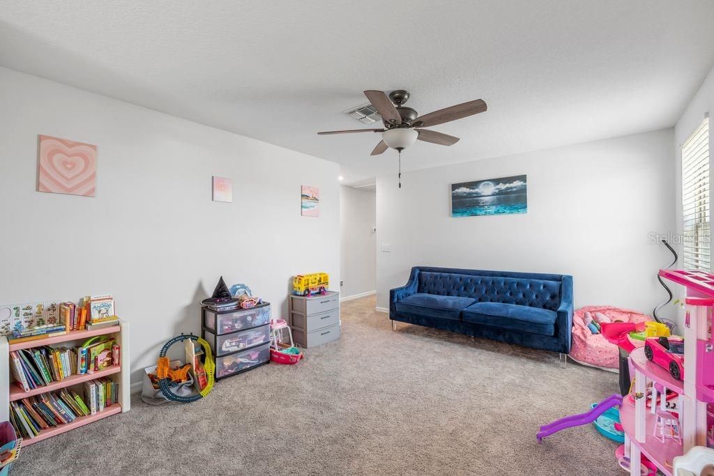 Image 23 of property listing at 3703 GLOBE THISTLE DRIVE, Tampa, FL 33619