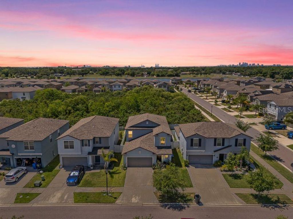 Image 34 of property listing at 3703 GLOBE THISTLE DRIVE, Tampa, FL 33619