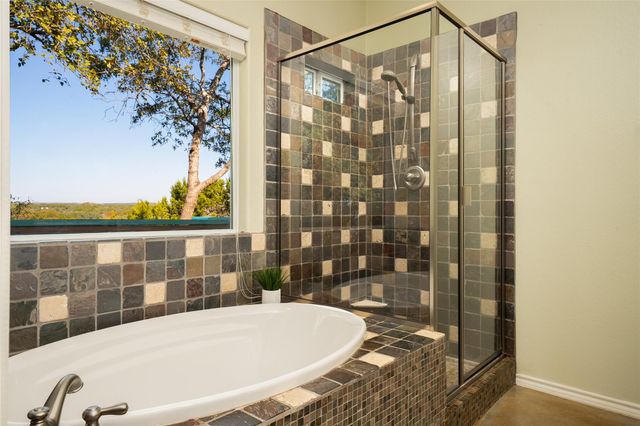 190 Shady Bluff DR, Wimberley, TX 78676