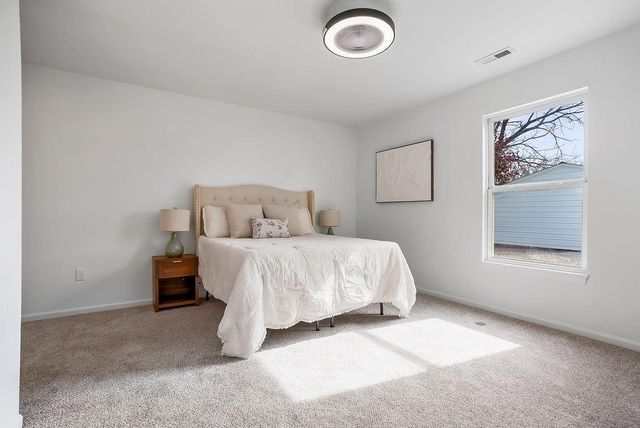 725 Pacific Avenue, Osawatomie, KS 66064