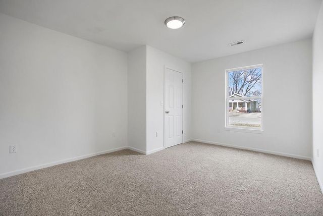 725 Pacific Avenue, Osawatomie, KS 66064