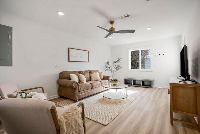 725 Pacific Avenue, Osawatomie, KS 66064