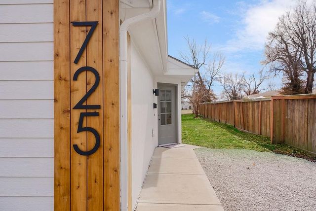 725 Pacific Avenue, Osawatomie, KS 66064