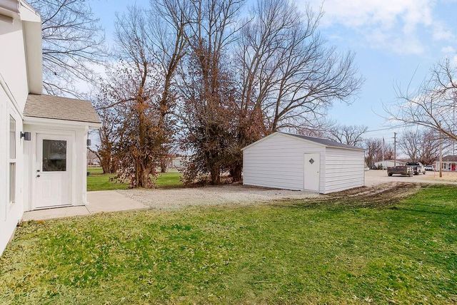 725 Pacific Avenue, Osawatomie, KS 66064