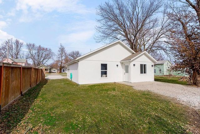 725 Pacific Avenue, Osawatomie, KS 66064