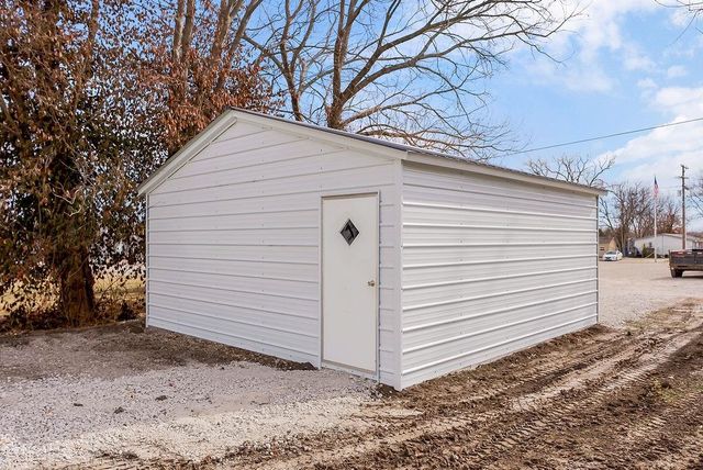 725 Pacific Avenue, Osawatomie, KS 66064