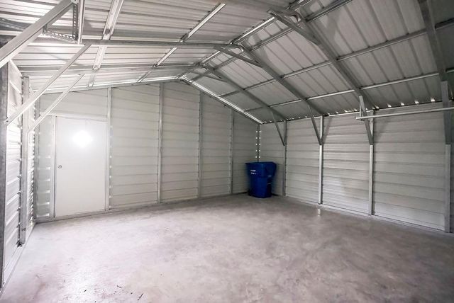 725 Pacific Avenue, Osawatomie, KS 66064