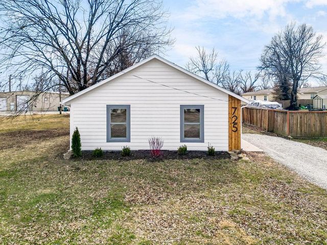 725 Pacific Avenue, Osawatomie, KS 66064