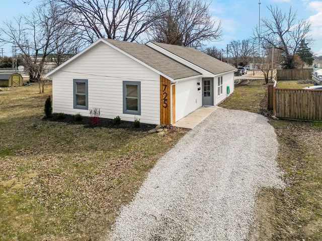725 Pacific Avenue, Osawatomie, KS 66064