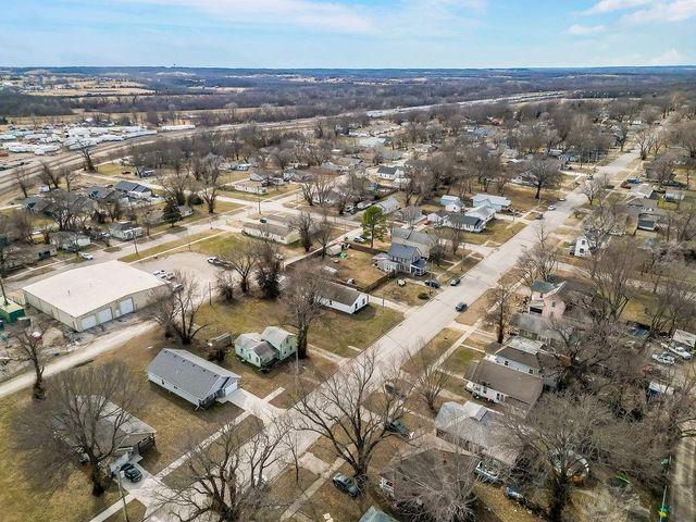 725 Pacific Avenue, Osawatomie, KS 66064