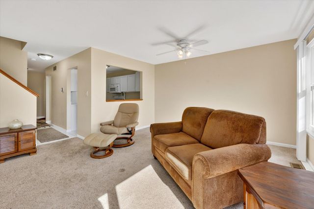 1434 Steeplechase Court 60, Howell, MI 48843