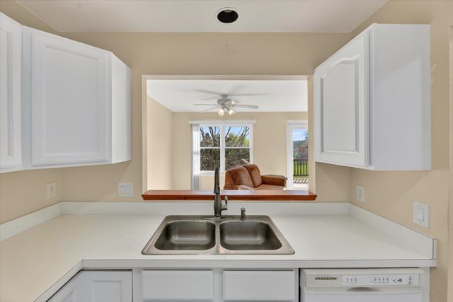 1434 Steeplechase Court 60, Howell, MI 48843
