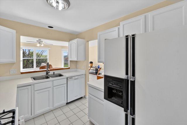 1434 Steeplechase Court 60, Howell, MI 48843