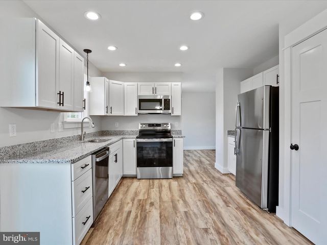 120 S FUNK ST, Strasburg, VA 22657