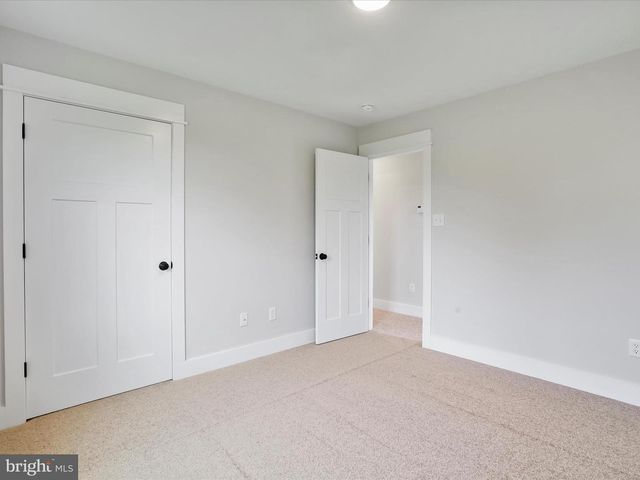 120 S FUNK ST, Strasburg, VA 22657