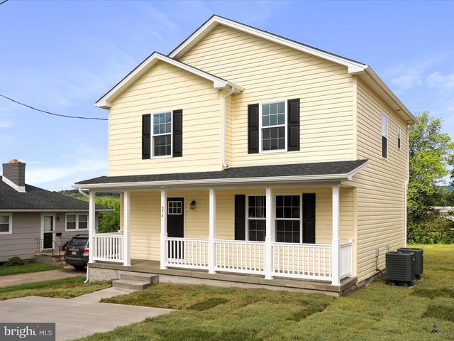 120 S FUNK ST, Strasburg, VA 22657