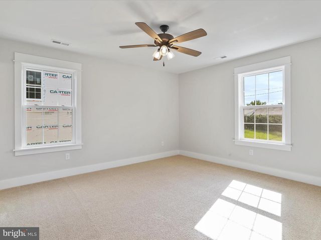 120 S FUNK ST, Strasburg, VA 22657