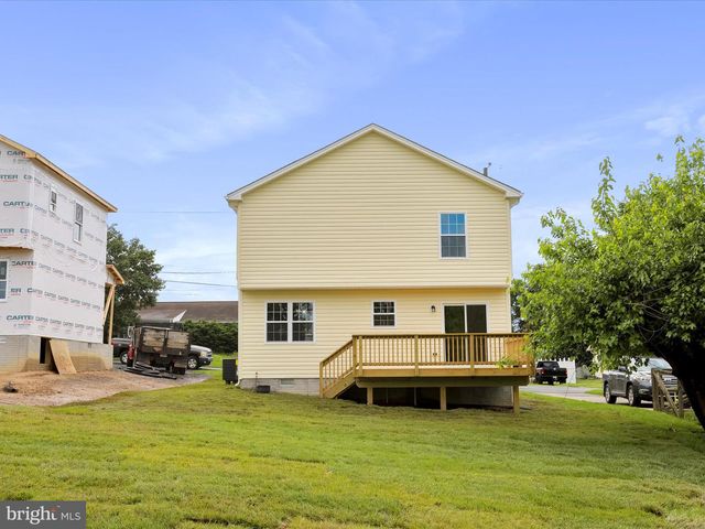 120 S FUNK ST, Strasburg, VA 22657