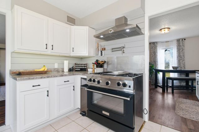 2009 W Broadway Street, West Plains, MO 65775