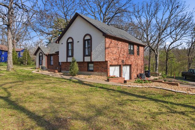 2009 W Broadway Street, West Plains, MO 65775