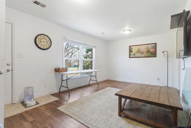 2009 W Broadway Street, West Plains, MO 65775