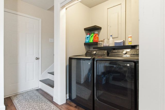 2009 W Broadway Street, West Plains, MO 65775