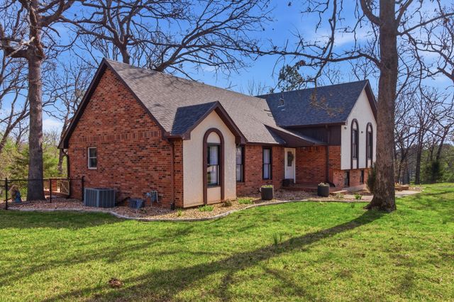 2009 W Broadway Street, West Plains, MO 65775