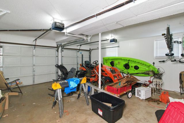 2009 W Broadway Street, West Plains, MO 65775