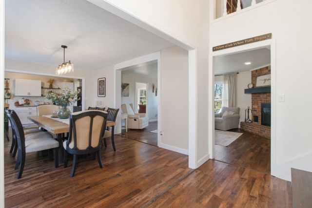 2009 W Broadway Street, West Plains, MO 65775