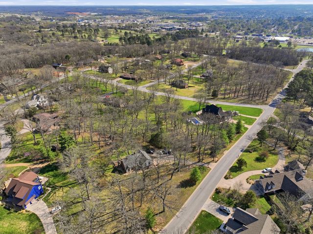 2009 W Broadway Street, West Plains, MO 65775