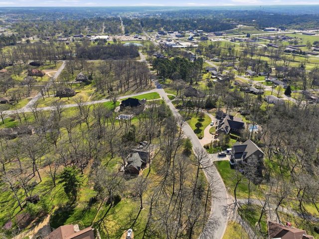 2009 W Broadway Street, West Plains, MO 65775