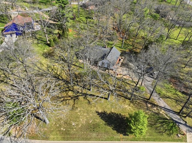 2009 W Broadway Street, West Plains, MO 65775