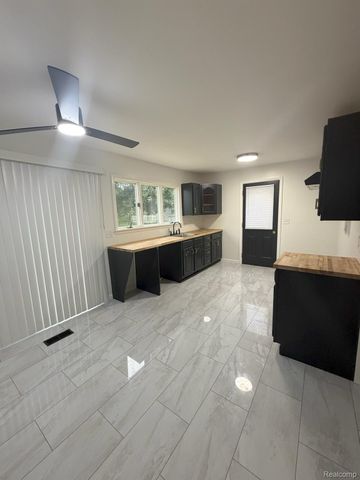 5348 Winshall Drive, Swartz Creek, MI 48473