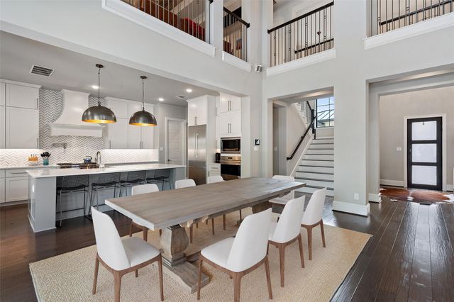 105 Bisset CT, Austin, TX 78738