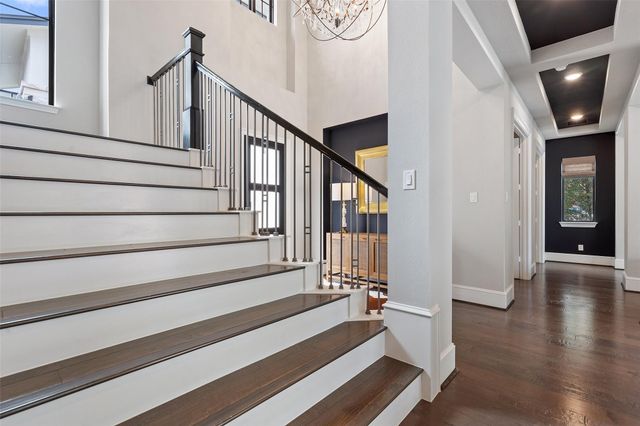 105 Bisset CT, Austin, TX 78738