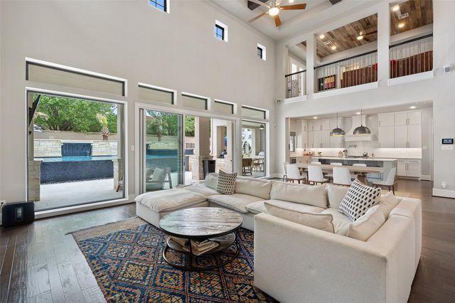 105 Bisset CT, Austin, TX 78738