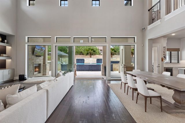 105 Bisset CT, Austin, TX 78738