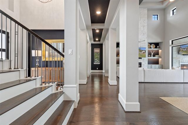 105 Bisset CT, Austin, TX 78738