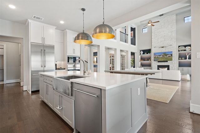 105 Bisset CT, Austin, TX 78738