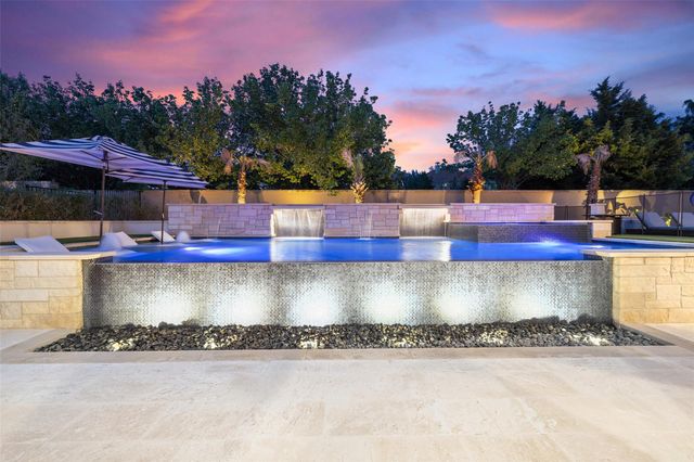 105 Bisset CT, Austin, TX 78738