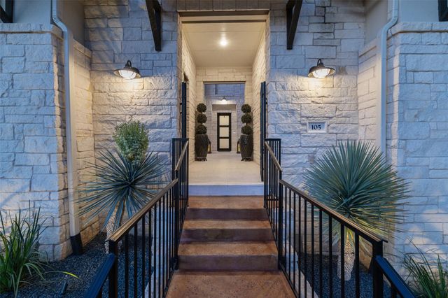 105 Bisset CT, Austin, TX 78738