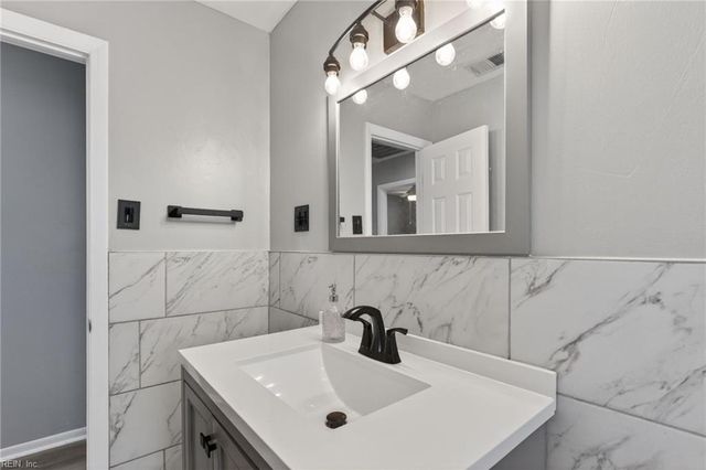 1429 Watercrest PL, Virginia Beach, VA 23464