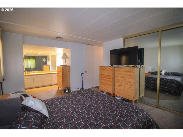 11513 Sw ROYAL VILLA Dr, Portland, OR 97224