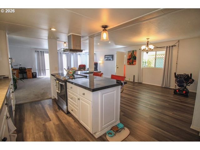 11513 Sw ROYAL VILLA Dr, Portland, OR 97224
