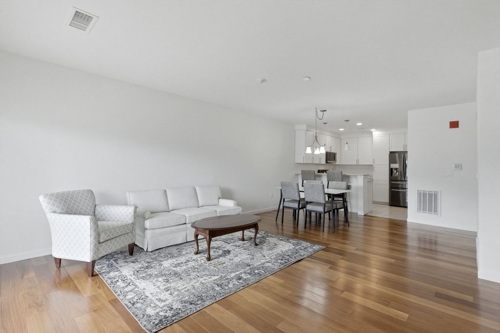 278 Allerton Commons Ln 278, Braintree, MA 02184