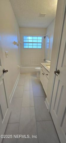 11579 ALEXIS FOREST Drive E, Jacksonville, FL 32258