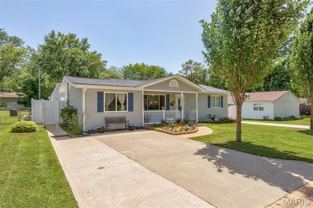 334 Seventh Street, Farmington, MO 63640