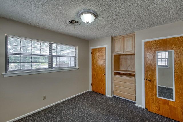 111 Dove RD, Highland Haven, TX 78654
